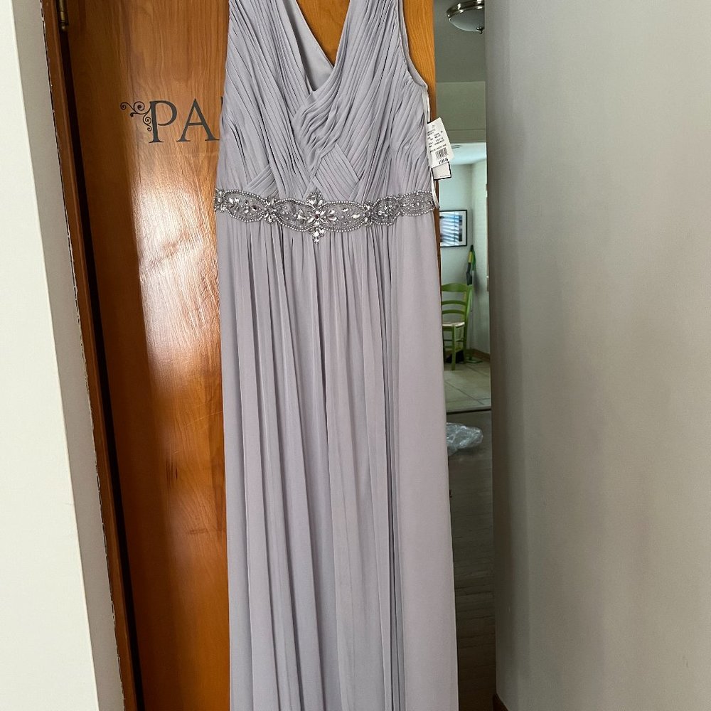 Jessica Howard silver formal gown